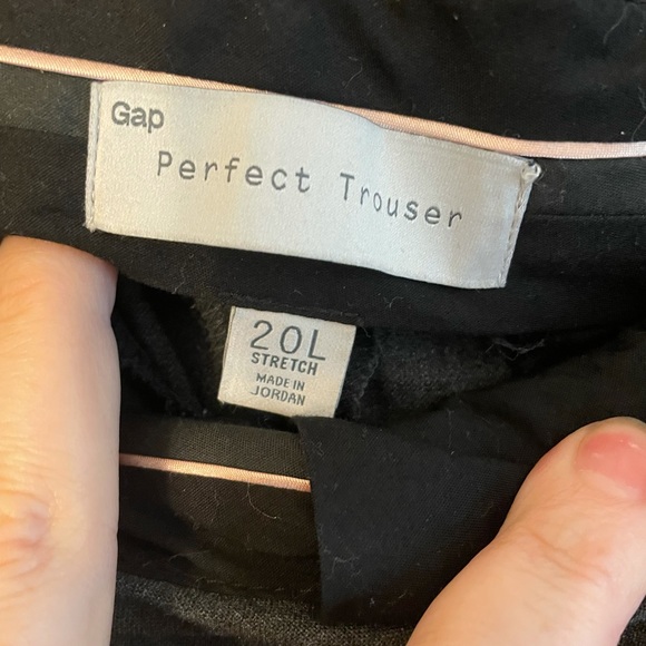 Checkered black and Gray or Solid Gray Gap trouser - Picture 3 of 10